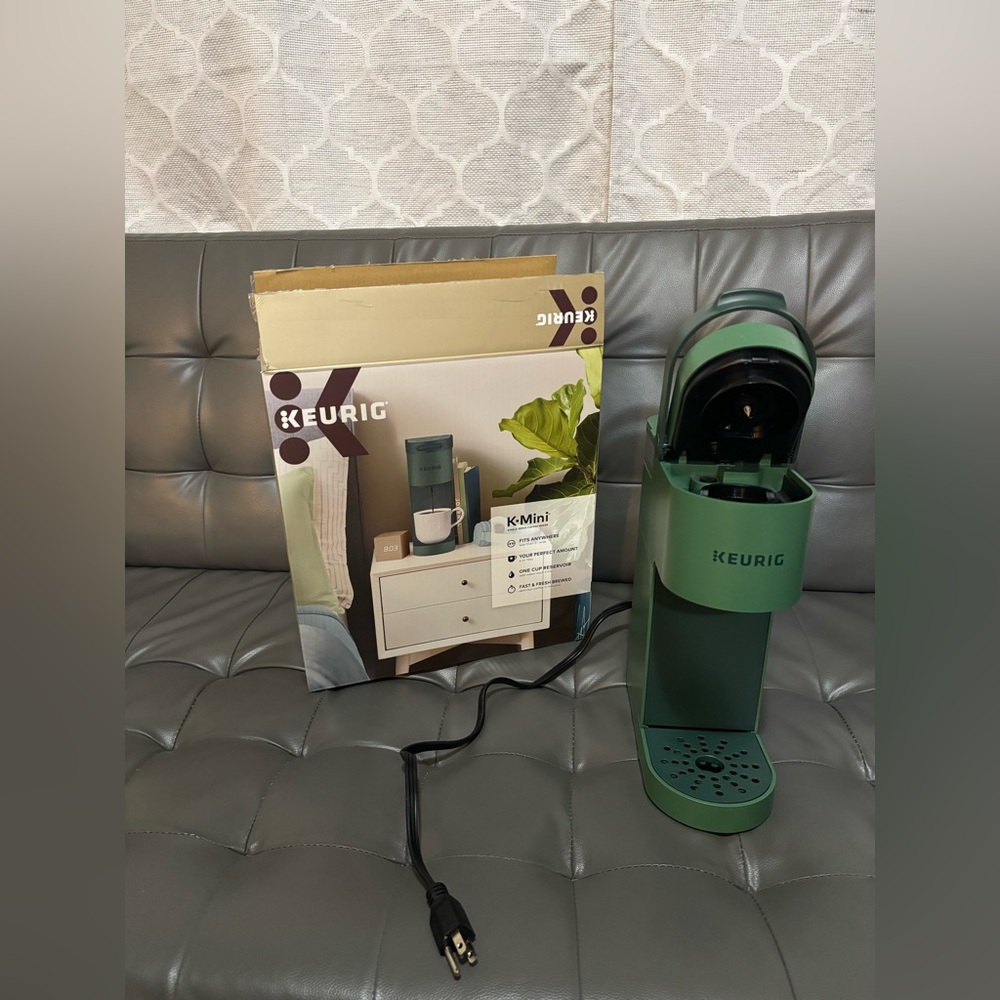 Keurig K-Mini Single Serve Coffee Maker in Evergreen